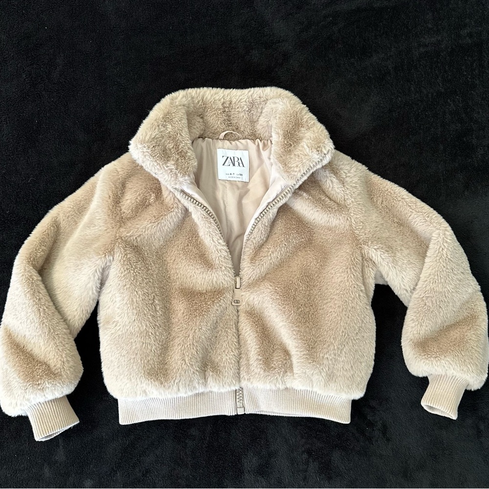 Zara Beige Tan Faux Fur Jacket Coat Girls 6 - 7 Zip Closure Pockets Collar